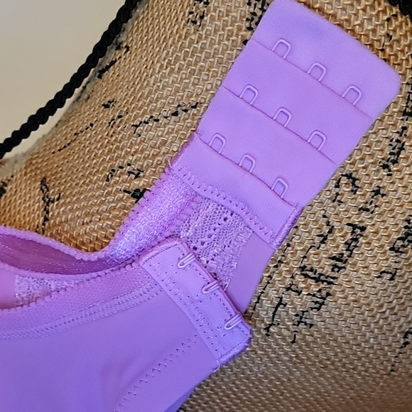 Warners Full-Coverage Underwire Jewel Tone Bra - Picture 13 of 17